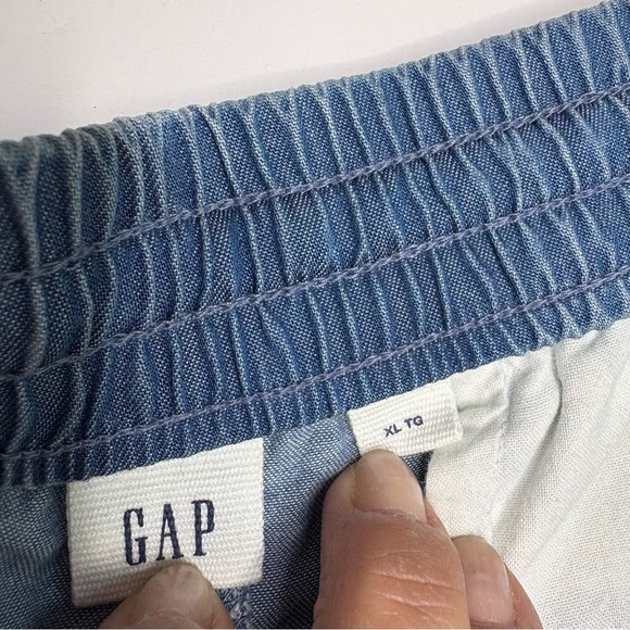 GAP Lightweight Chambray Pant - Picture 9 of 11